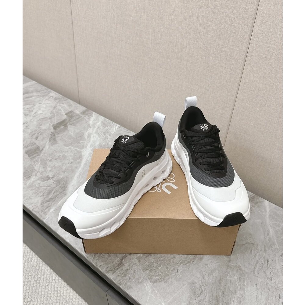 Loewe White Black 