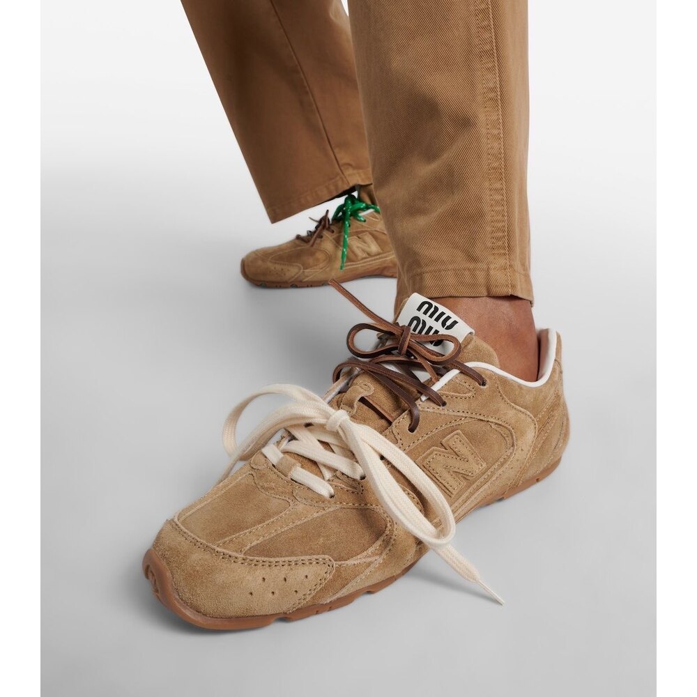 NEW BALANCE x MİU MİU 530