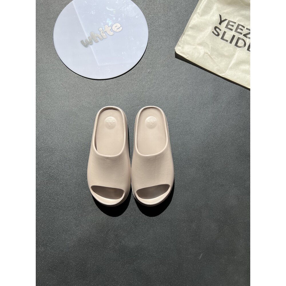 Yeezy Slide Bone