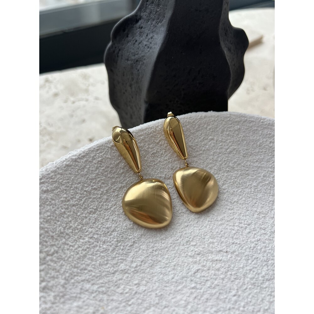 Mariette Kararmaz Çelik Vintage Premium Küpe