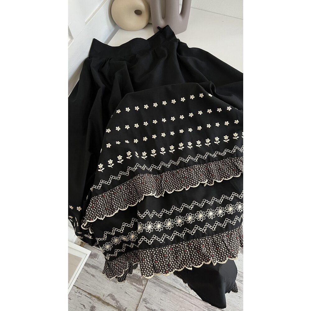 Çiçek İşlemeli Kedime Detaylı Exclusive Seri Maxi Etek