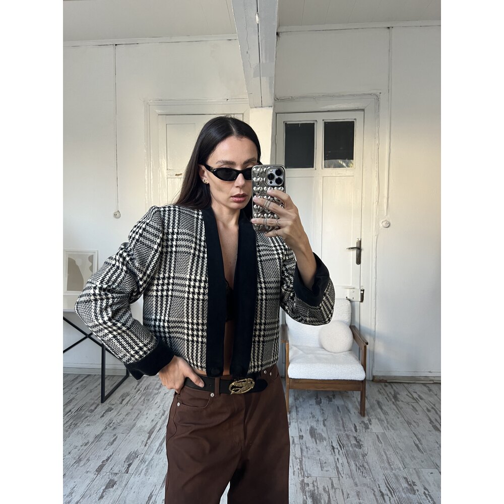 Kaşe Dokulu Hand Tailored Kadife Yaka Crop Blazer