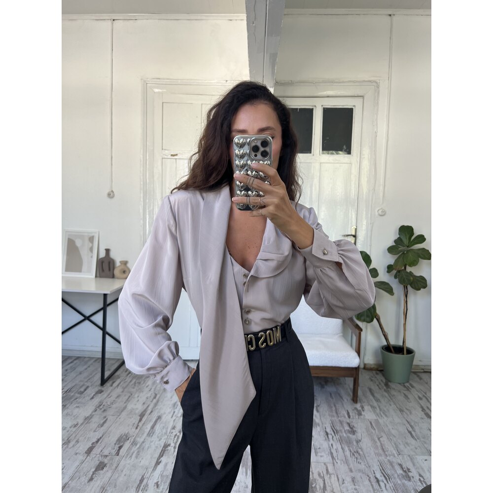 Hand Tailored Silky Touch Alman Seri Yaka Detaylı Bluz