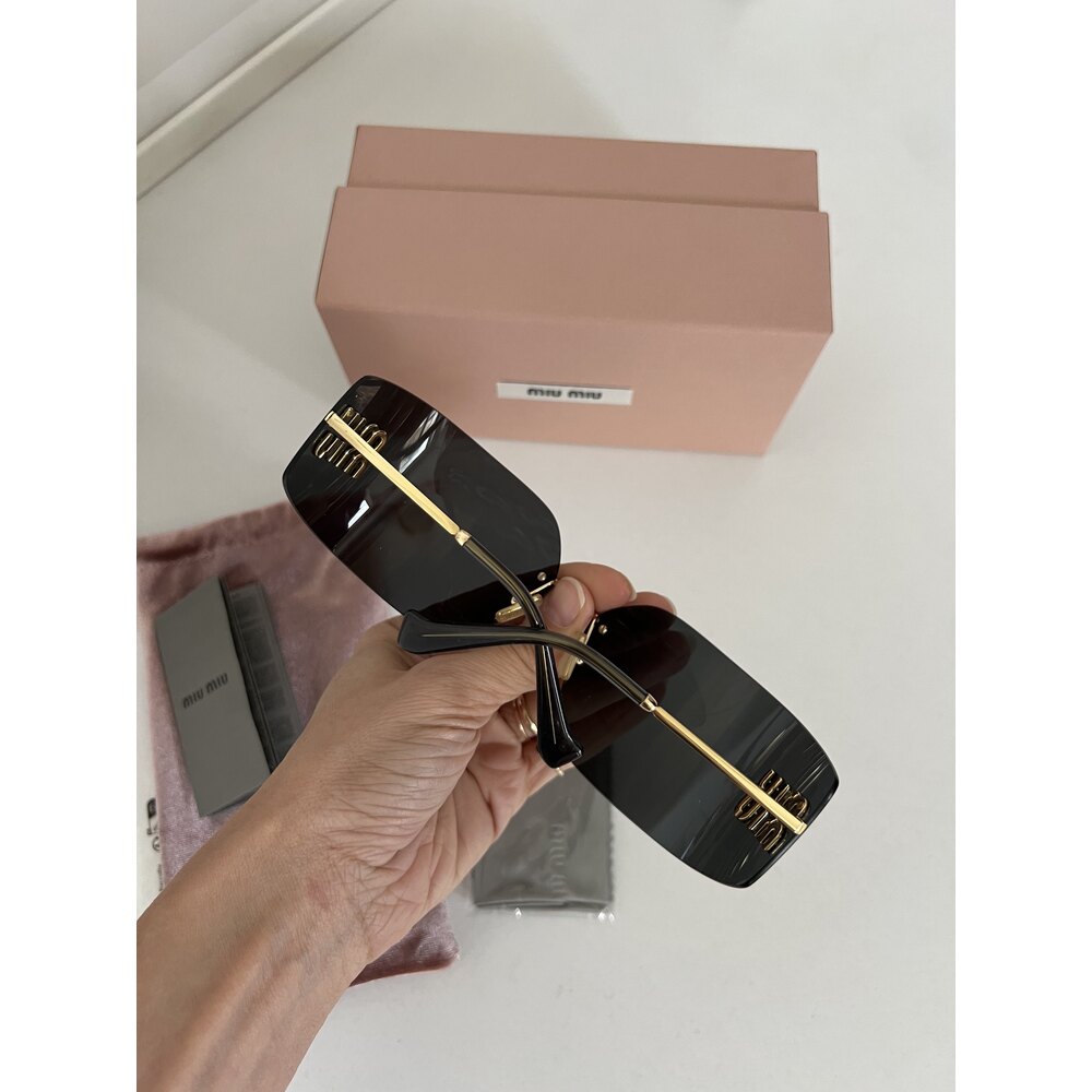 Miu Miu Made in Italy Sıfır Kondisyon Full Aksesuar Güneş Gözlüğü