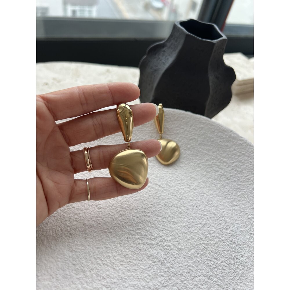 Mariette Kararmaz Çelik Vintage Premium Küpe