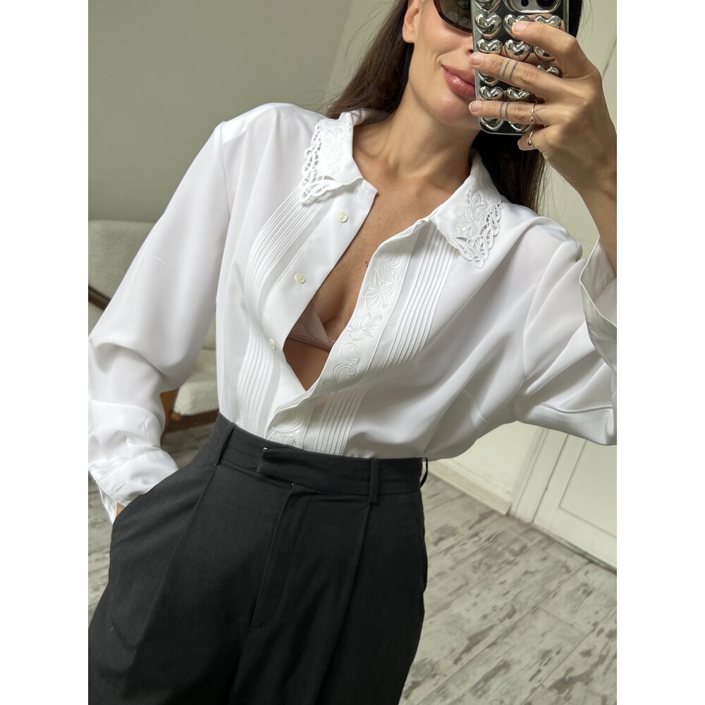 İşleme ve Delikişi Yaka Detaylı Premium Oversize Gömlek