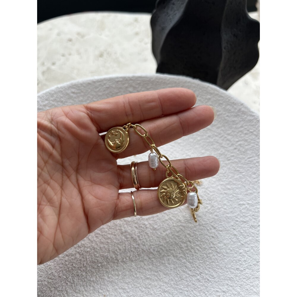 Güneş ve Ay Detaylı Charm Kararmaz Çelik Premium Bileklik