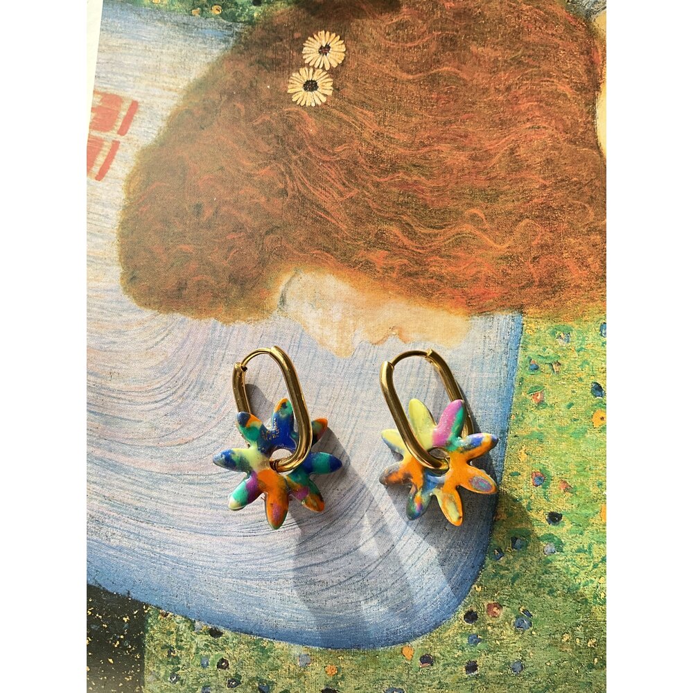 Çiçekli bahçe Koleksiyonu- Mini Çiçek Çelik Halkalı Küpe
