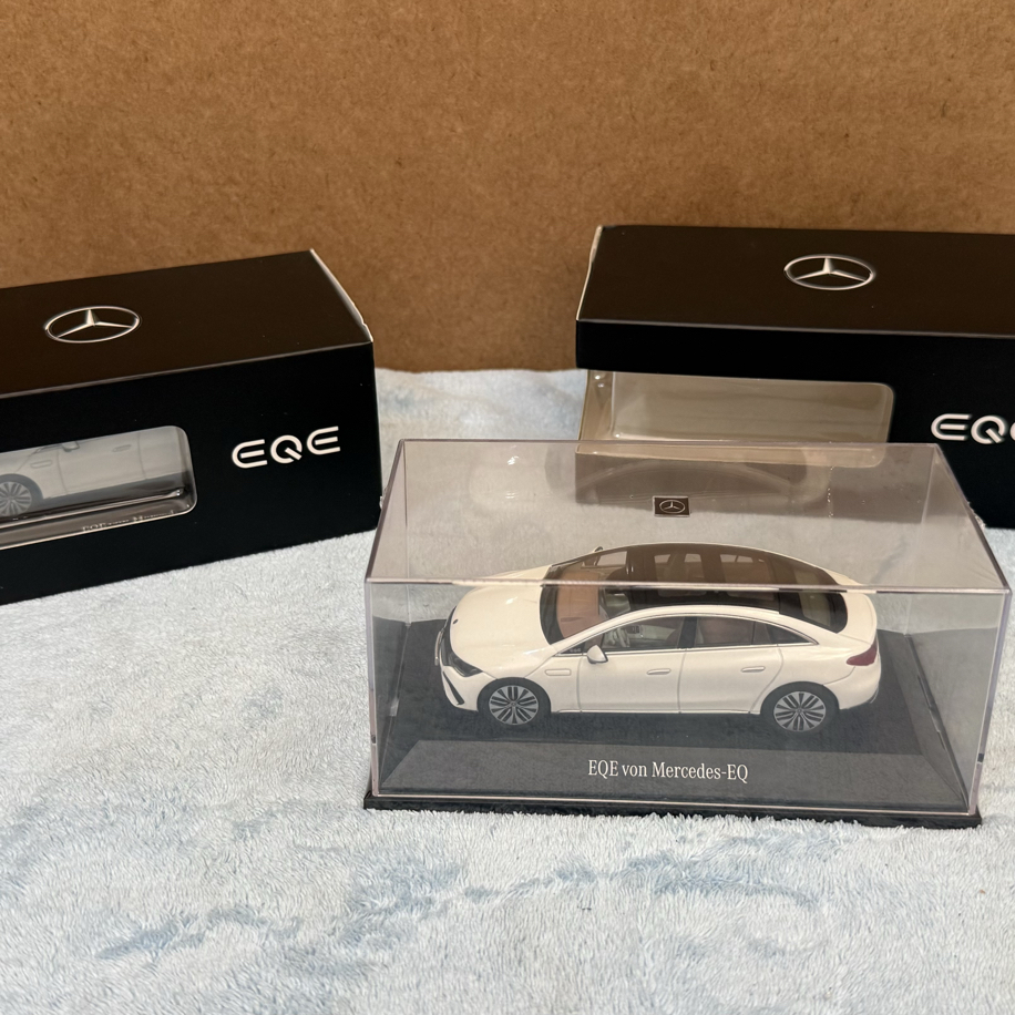 MERCEDES SIFIR ORİJİNAL EQE 1/43 MODEL ARABA