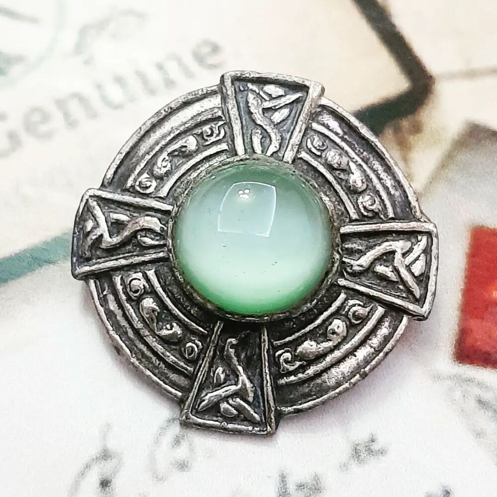 Celtic Taşlı Broş
