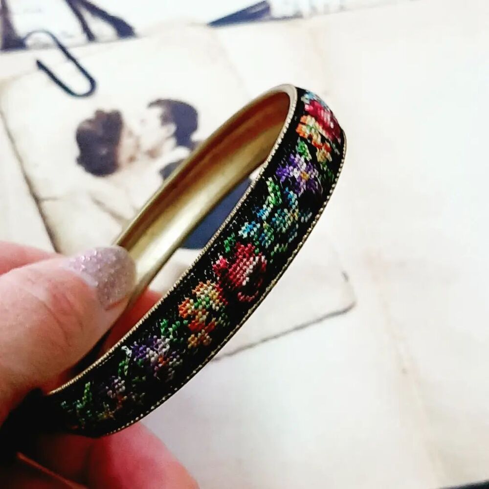 Petit Point Bilezik