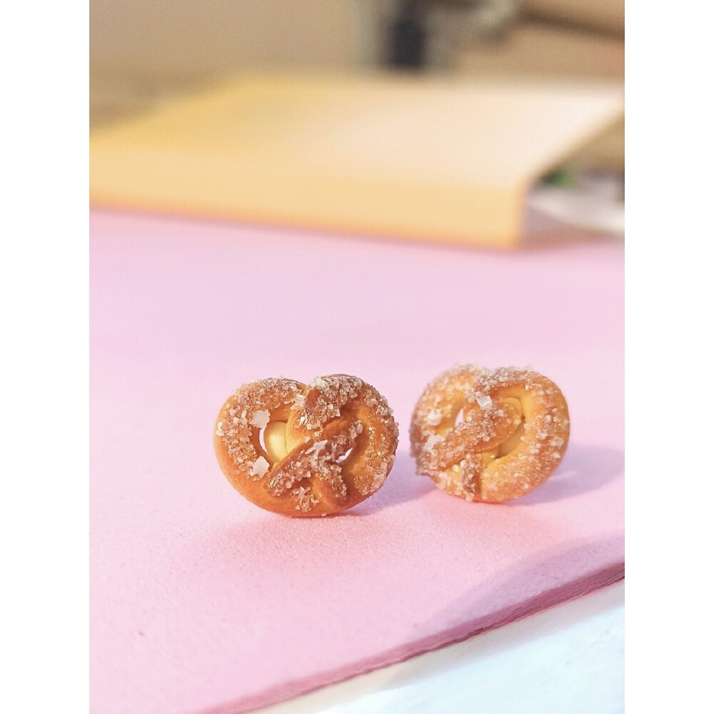 Pretzel Küpe