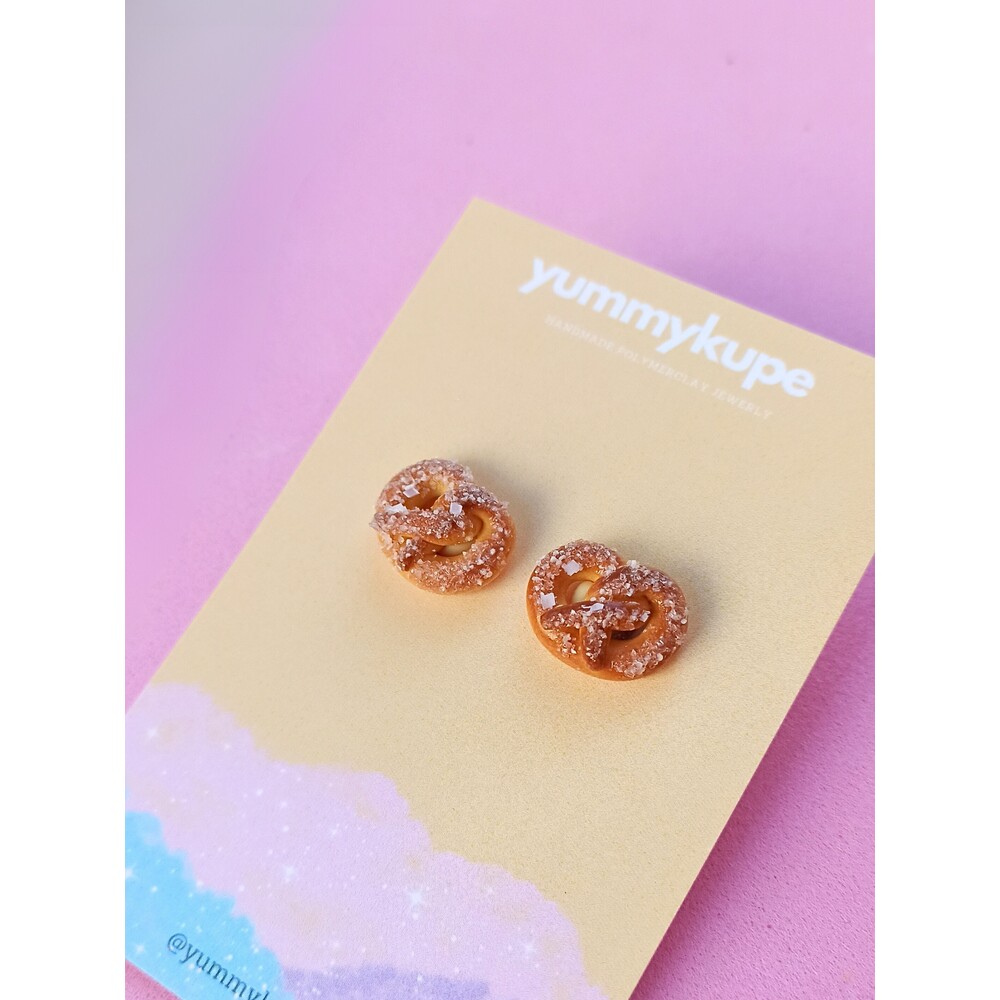 Pretzel Küpe
