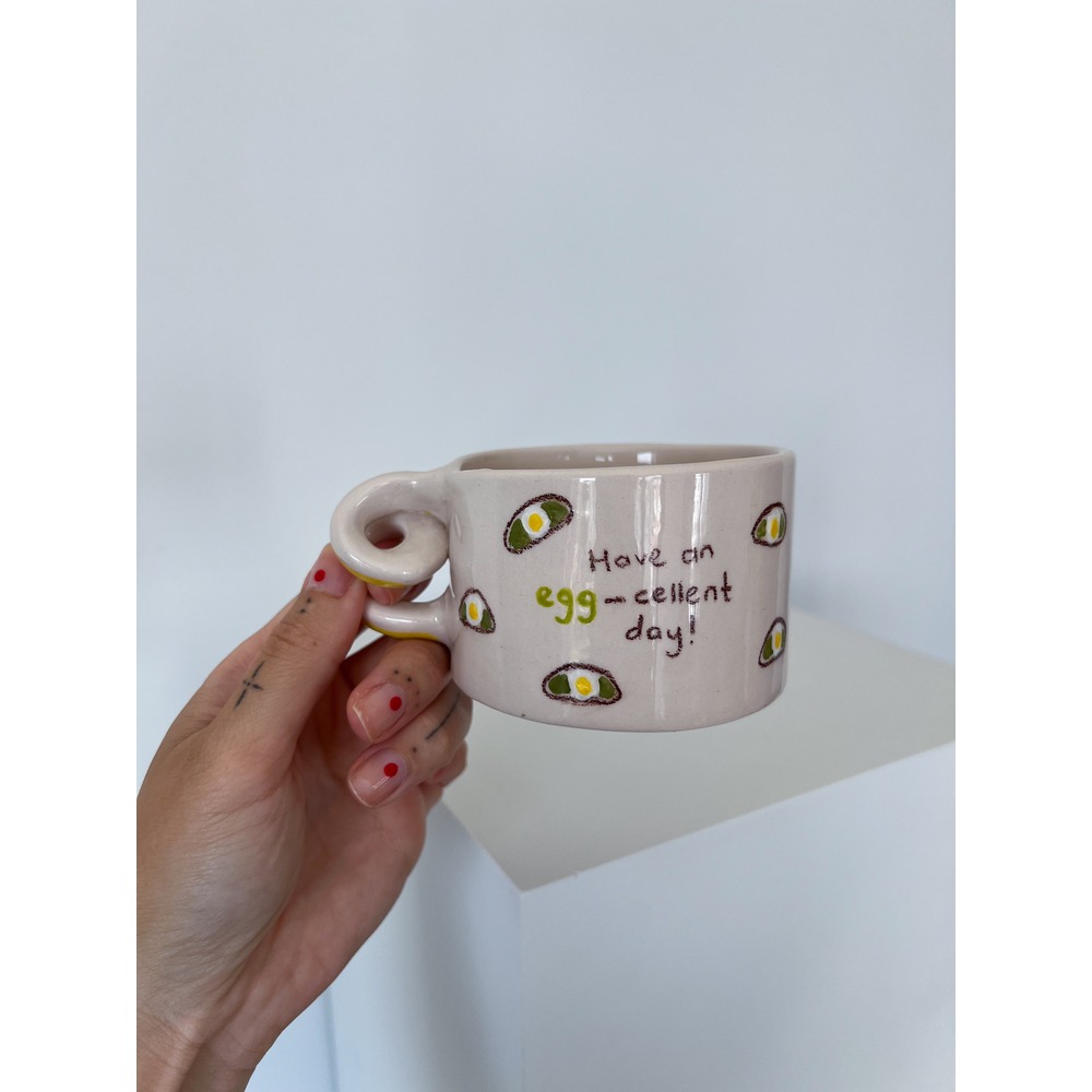 Egg-cellent Mug