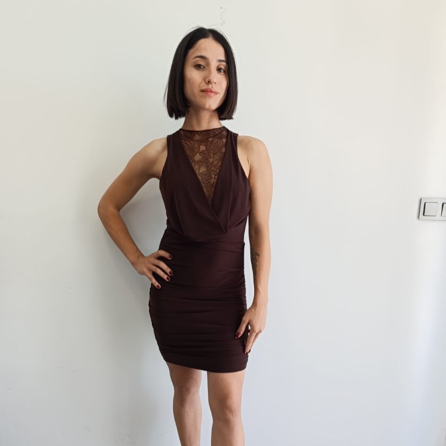 Dantelli Degaje Yaka Büzgülü Mini Elbise