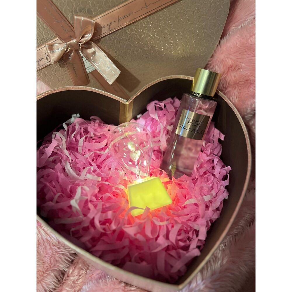 kalp kutulu Victoria's Secret body mist hediye kutusu tekli 