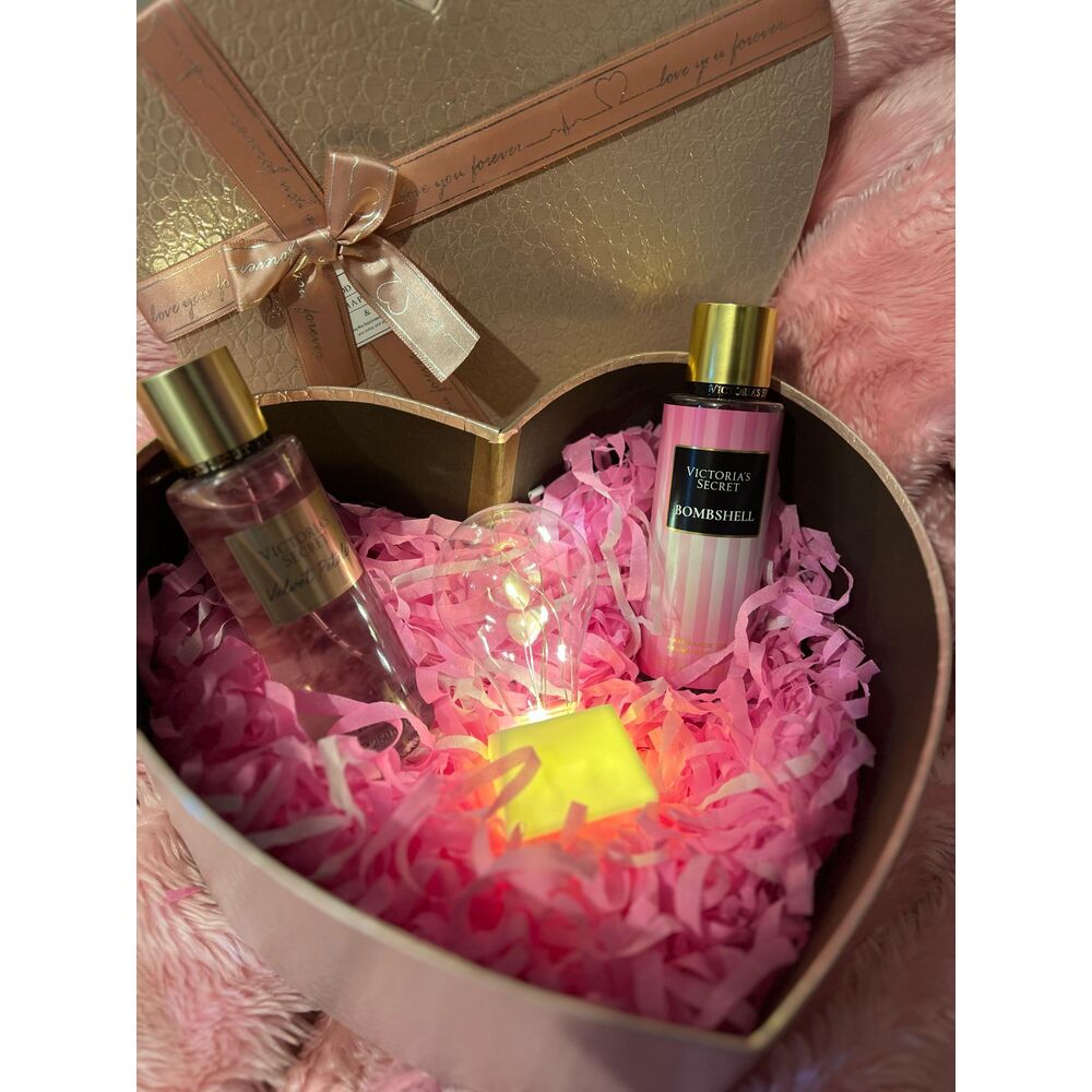 kalp kutulu Victoria's Secret body mist hediye kutusu