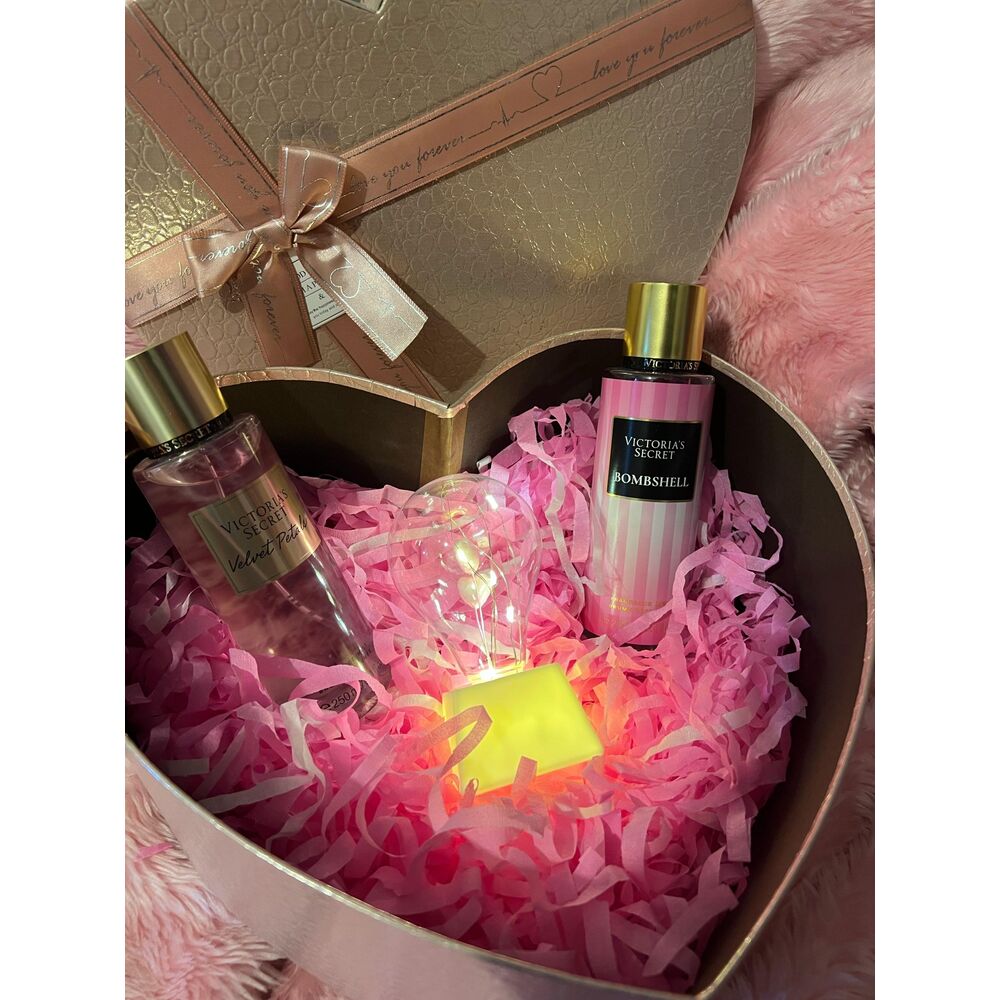 kalp kutulu Victoria's Secret body mist hediye kutusu