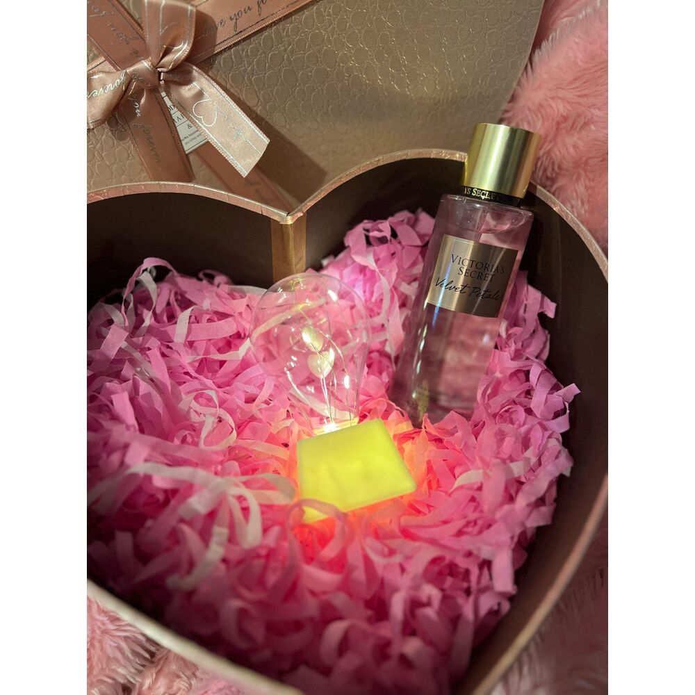 kalp kutulu Victoria's Secret body mist hediye kutusu tekli 