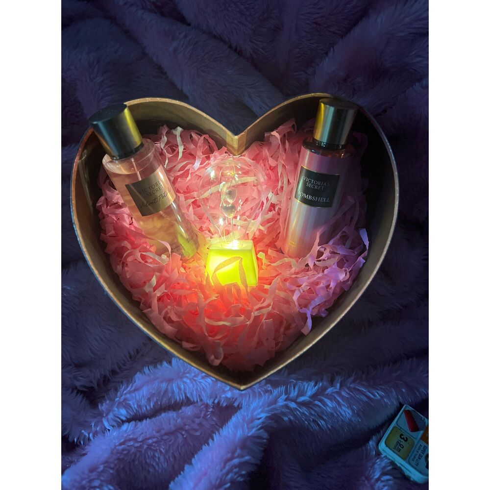 kalp kutulu Victoria's Secret body mist hediye kutusu