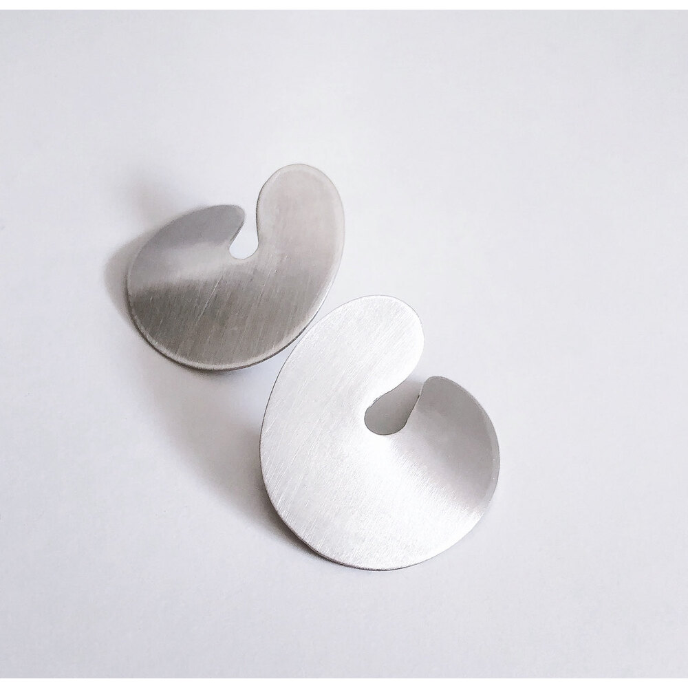 Curve Küpe