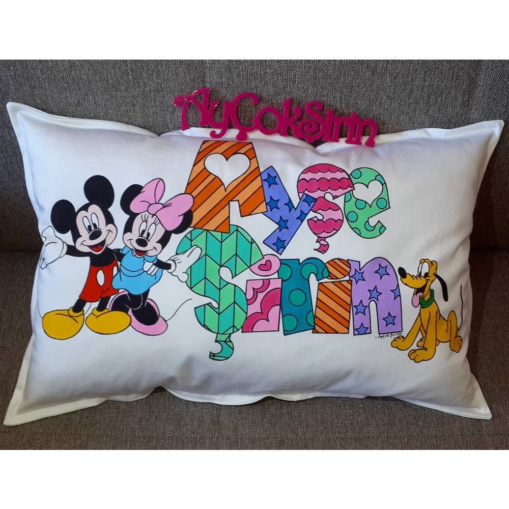 Mickey Mouse & Minnie Mouse Temalı İsimli Yastık (55x35 cm)