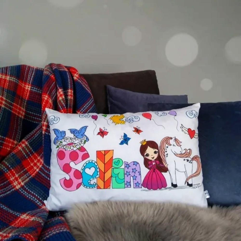 Prenses Temalı İsimli Yastık (55x35 cm)
