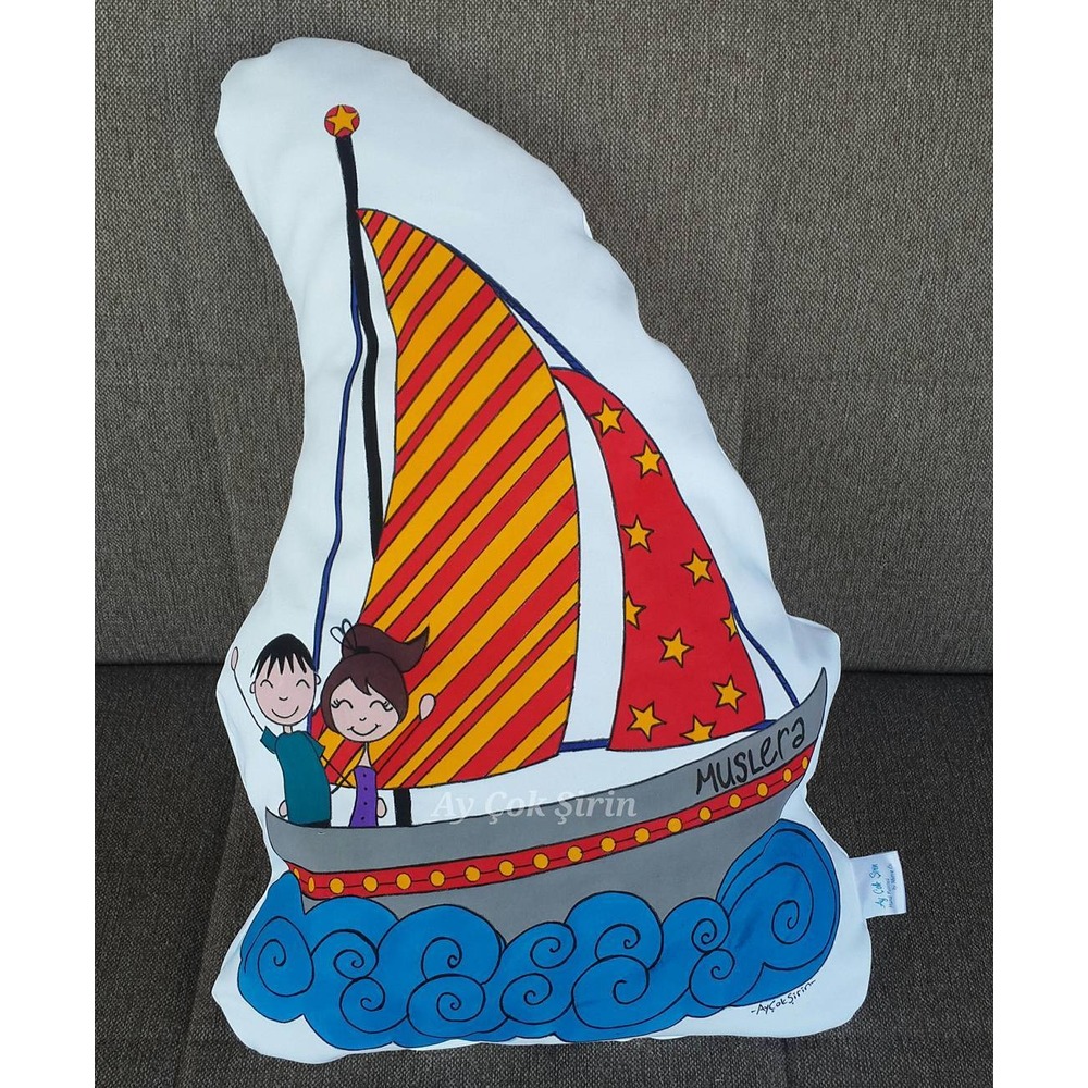 Yelkenli Temalı İsimli Yastık (55 cm)