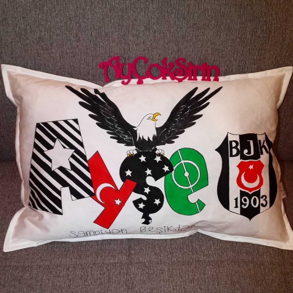 BJK / Beşiktaş Temalı İsimli Taraftar Yastık (55x35 cm)