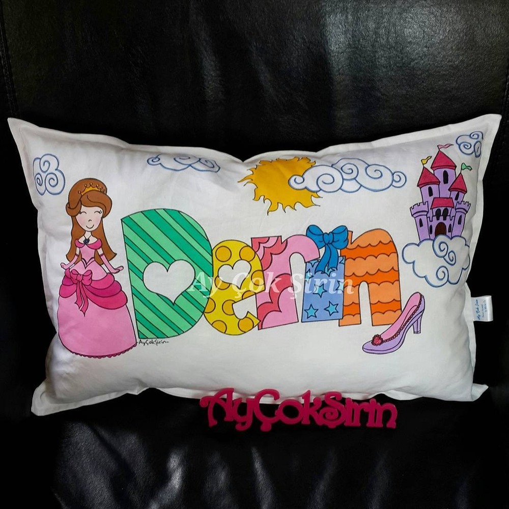 Prenses Temalı İsimli Yastık (55x35 cm)