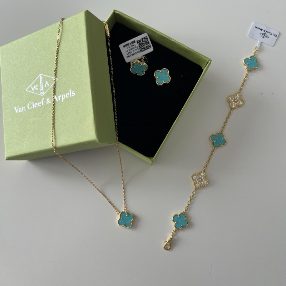 Van Cleef & Arpels Bileklik Kolye Küpe Seti
