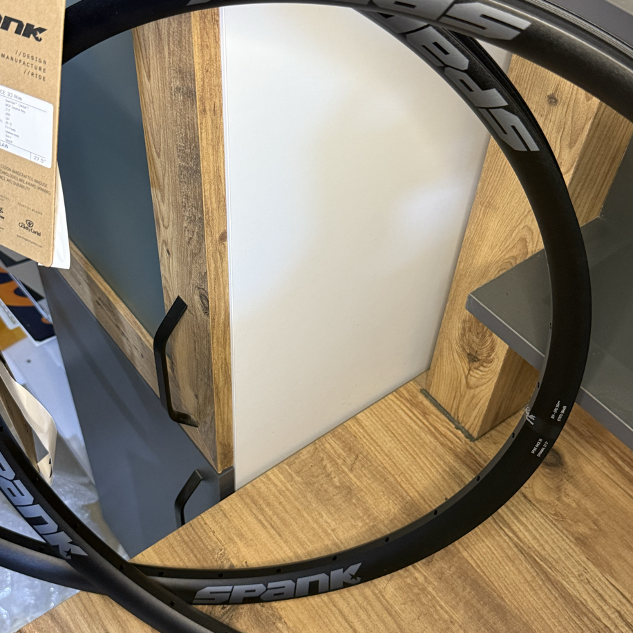 Cerchio Spike Evo Race33 Bead Bite 33Al 27.5 32 Fori Noir SPRIM01611650B SPANK B