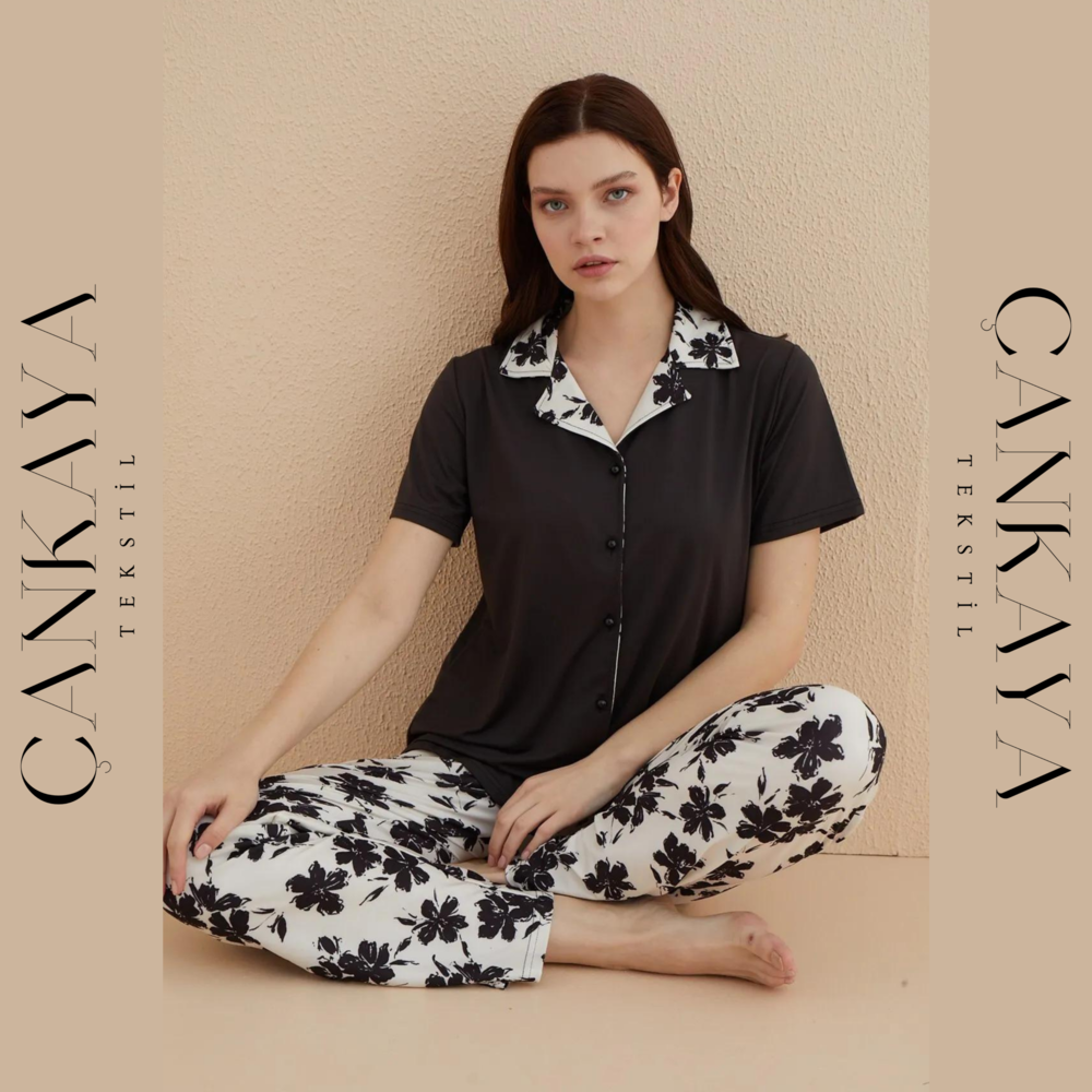 Yeni Sezon Siyah Çiçek Desenli Yaka Detaylı Bayan Pijama Takımı