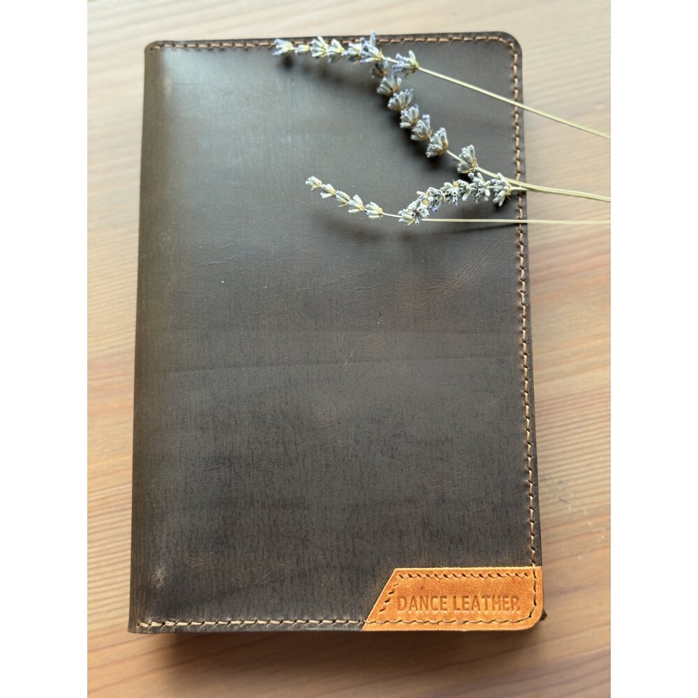 Dark Brown Leather Pilot Logbook Case | Danceleather