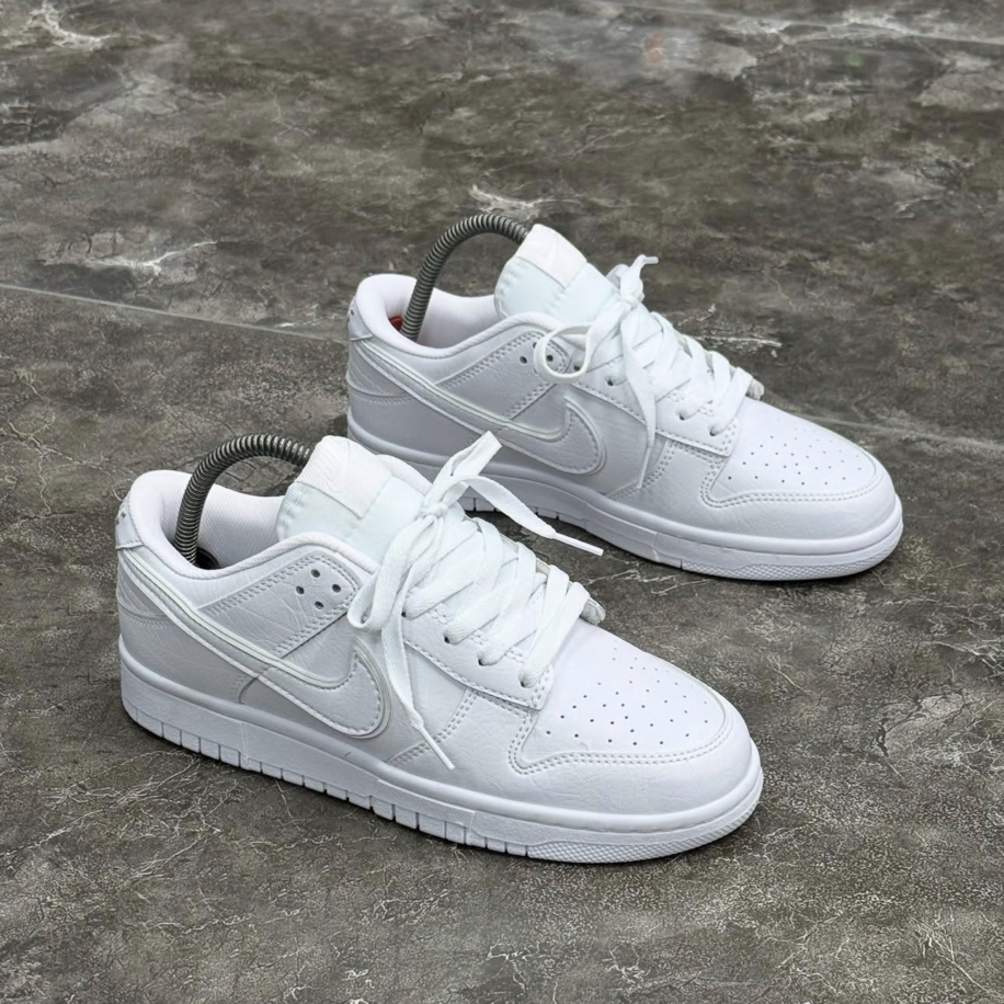 Dunk all white