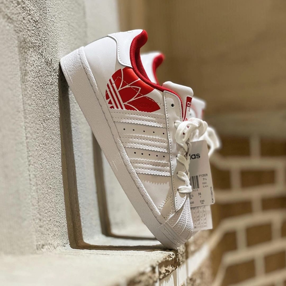 STAR RED