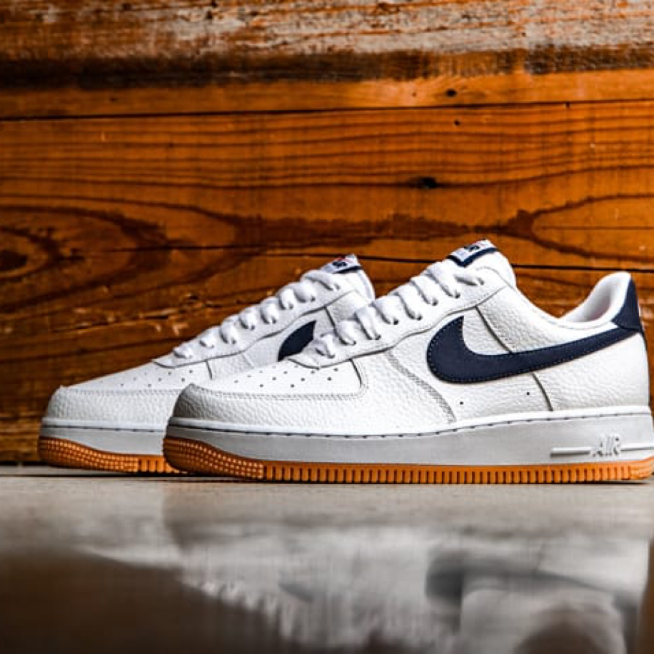 AF1 WHITE and Black GUM