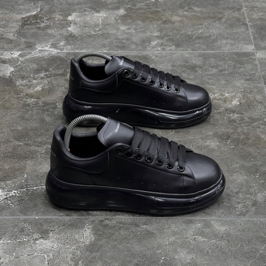 MQUEEN ALL BLACK
