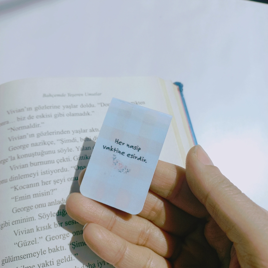 Çay ve kitap temalı mıknatıslı kitap ayracı 