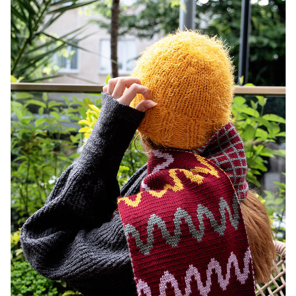 ‘Frequency' maroon atkı
