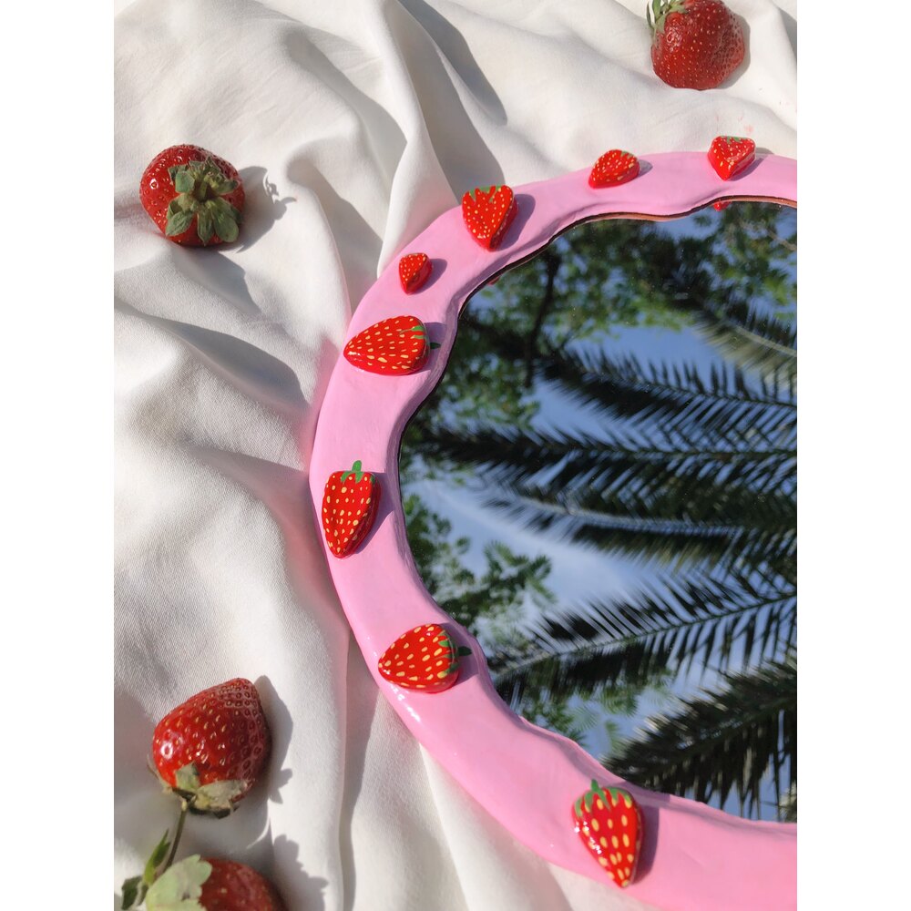 Strawberry Duvar Aynası