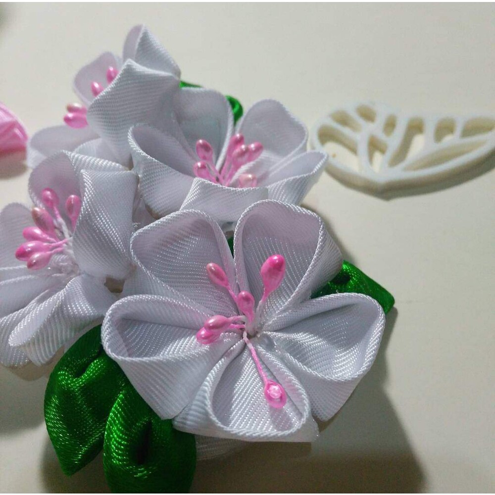 Beyaz Kanzashi Buket Toka