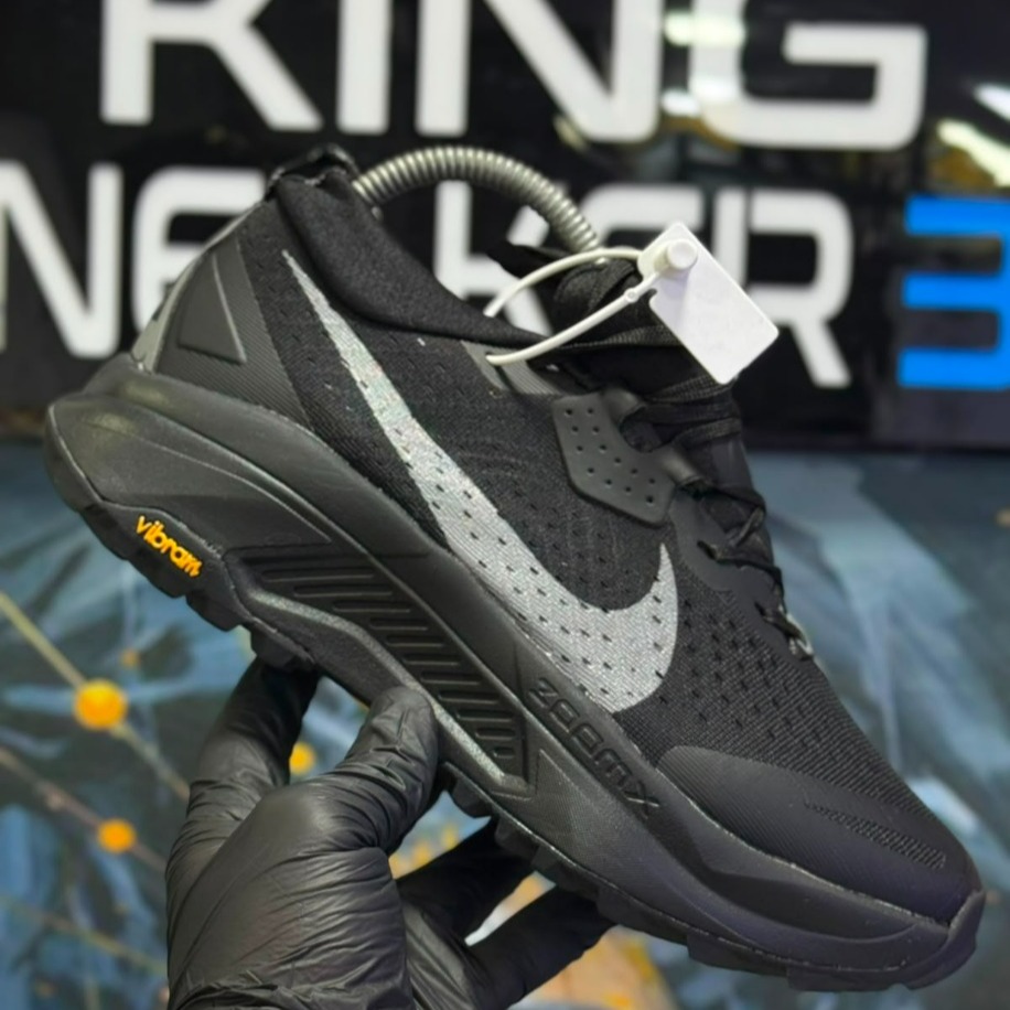 Nike X Black