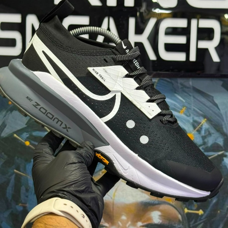 Nike Trail Black Zoomix