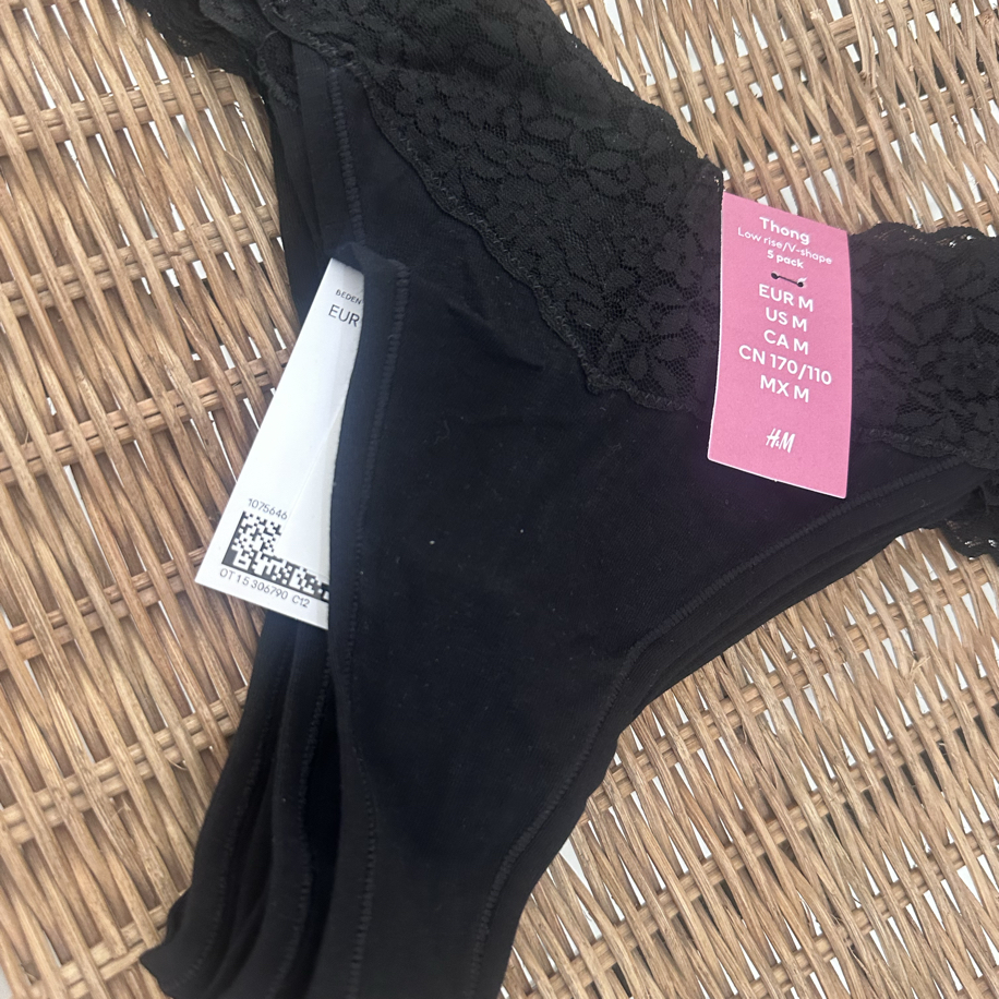 Külotli çorap va baland poshnali tuflilarda porno tomosha qiling