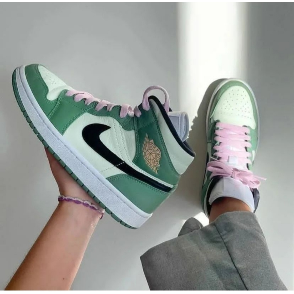 Nike Air Jordan 1 Mid SE Dutch Green 1