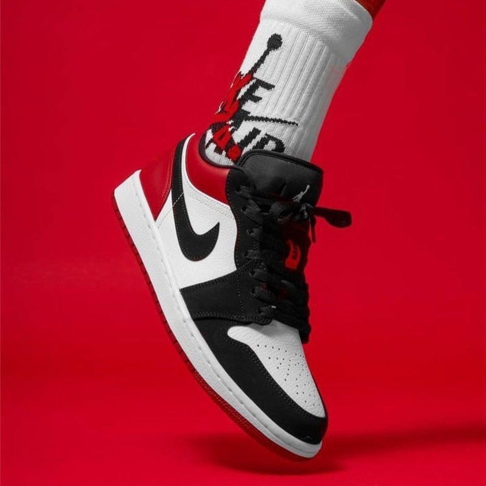 Nike Air Jordan Low Black Toe 1