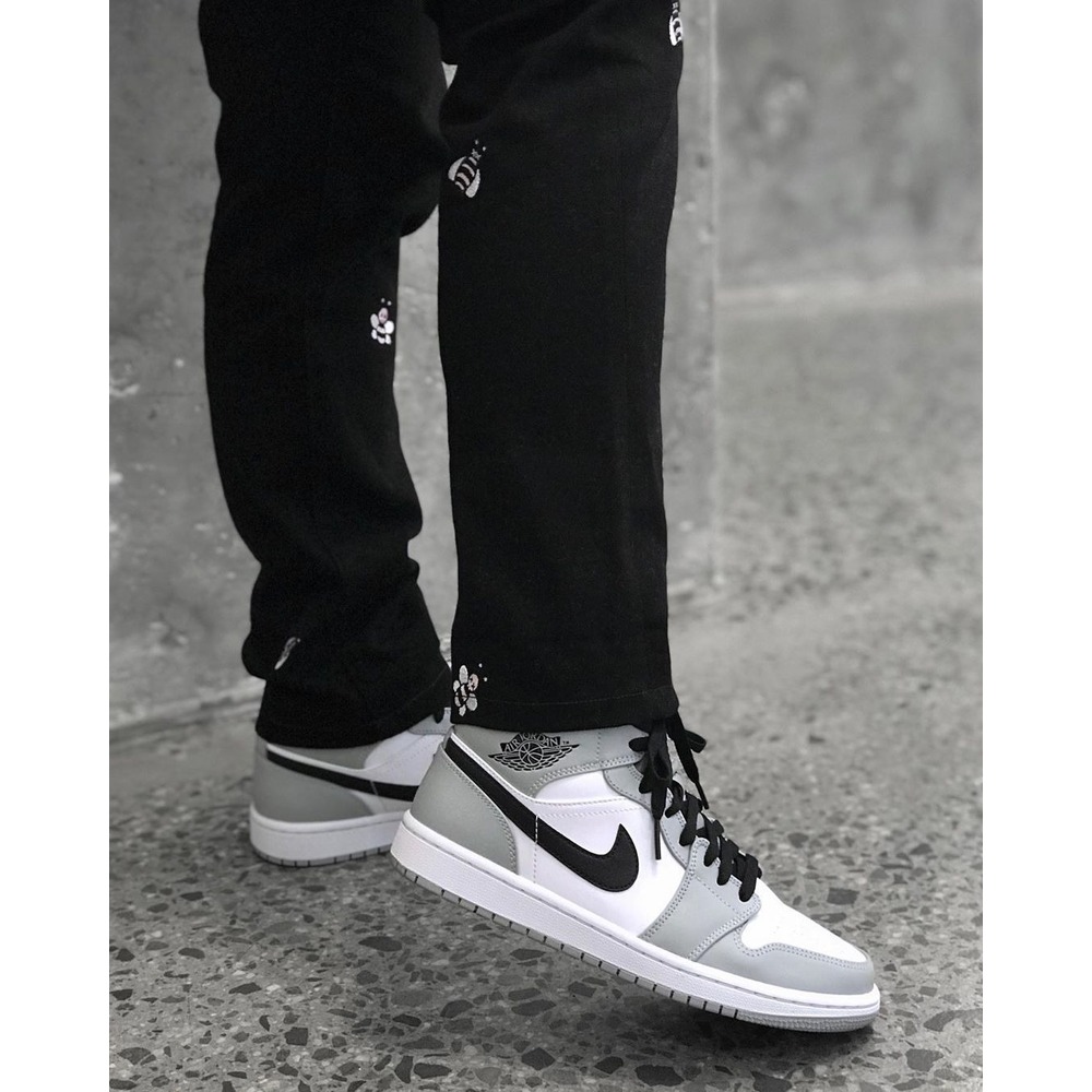 Nike Air Jordan 1 Mid Light Smoke Grey 2