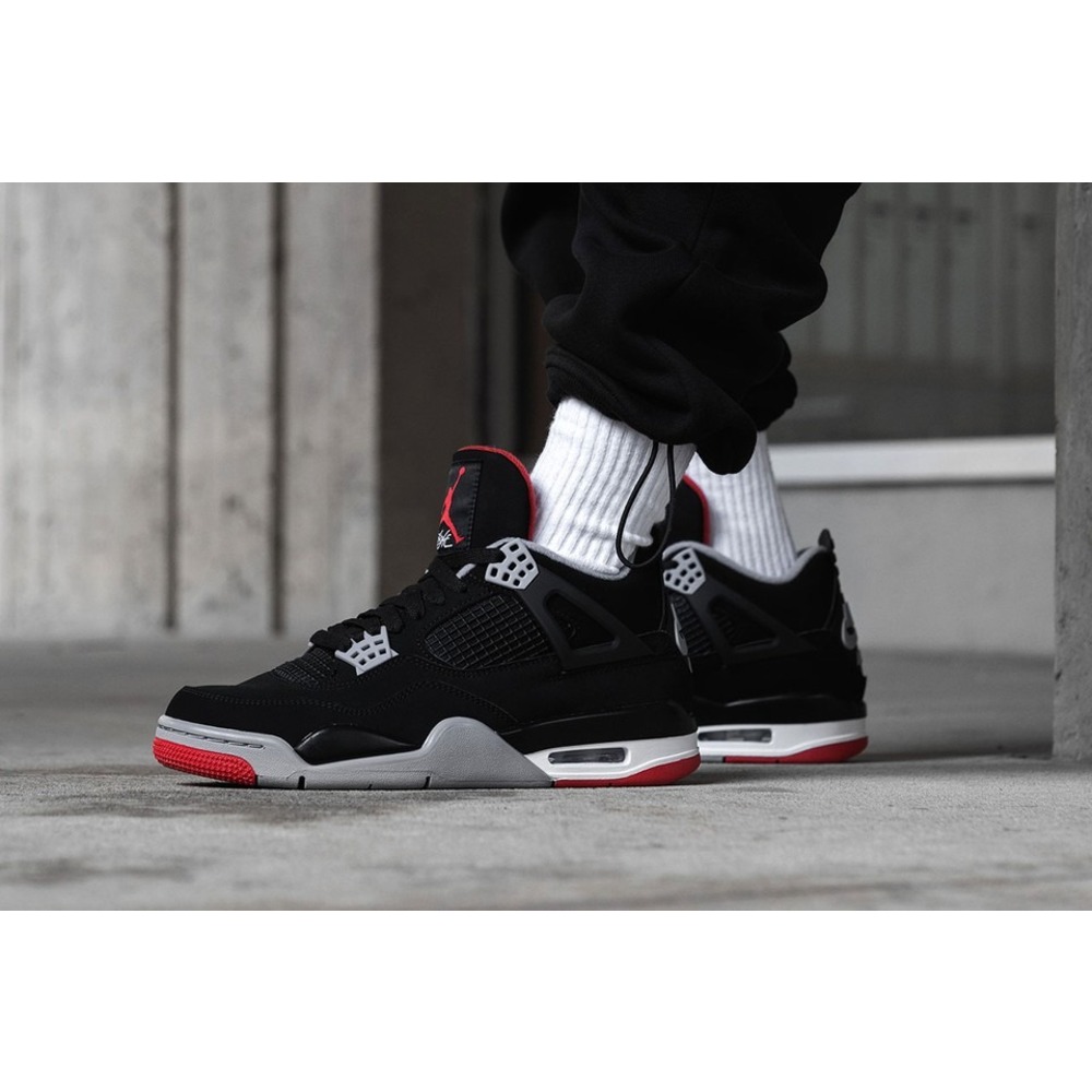 Nike Air Jordan Retro 4 Bred 2
