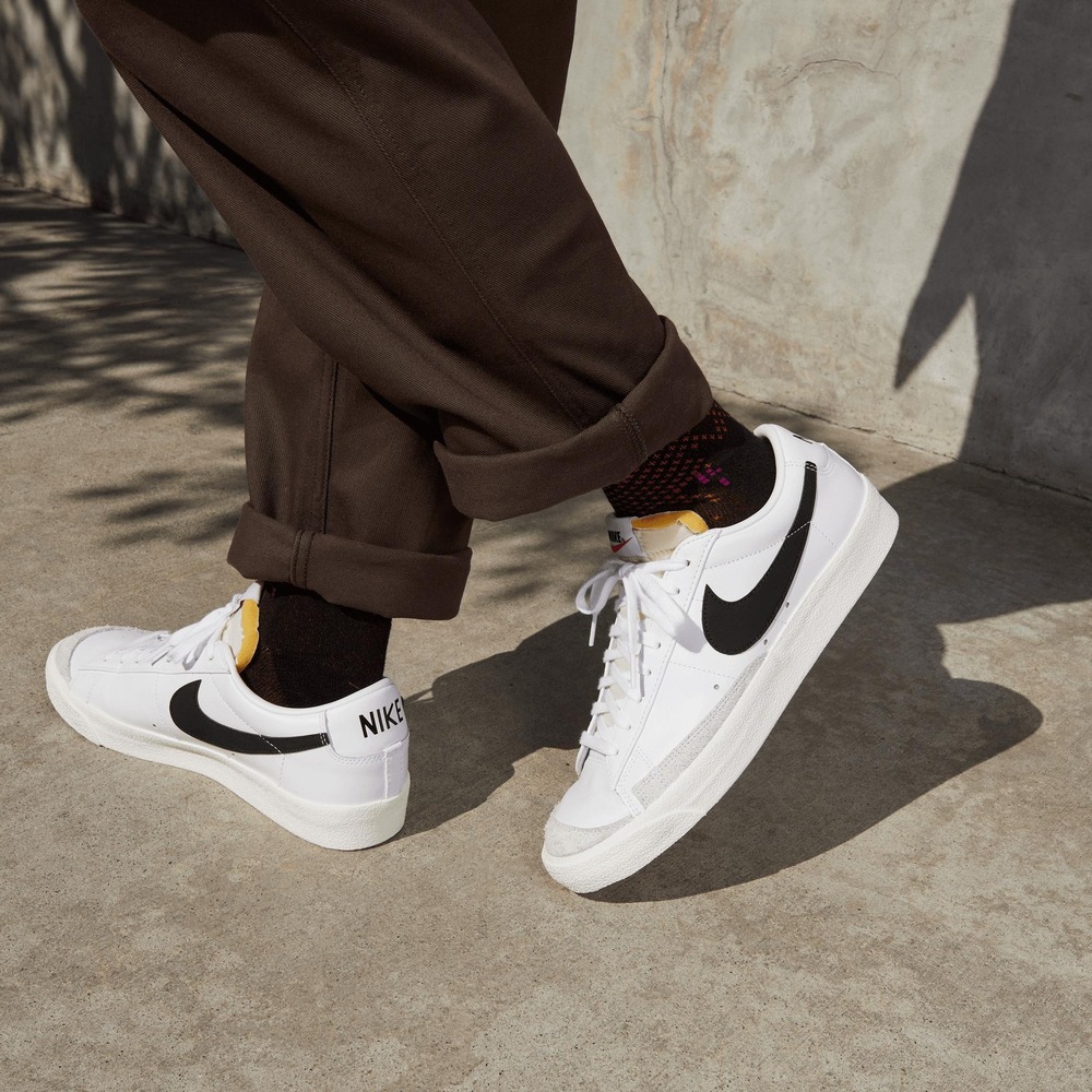 Nike Blazer Low 77 Vintage White Black 1